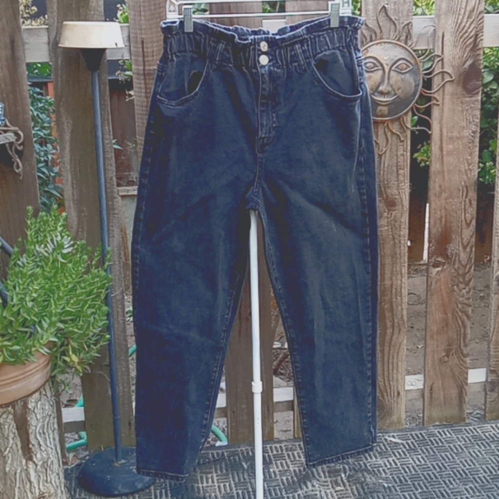 Women's black faded jeans brand rewind size 11-30 good condition high-rise